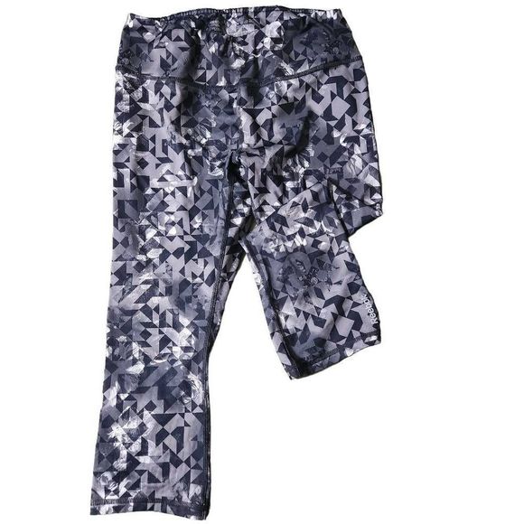 BUNDLE of Reebok workout clothes size M - Picture 7 of 8